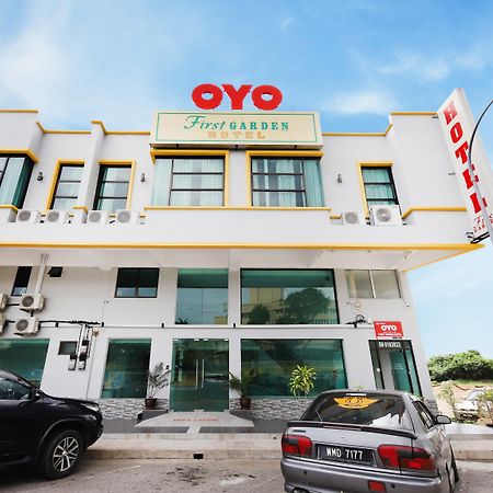 Oyo 44043 First Garden Hotel Kuantan Eksteriør billede